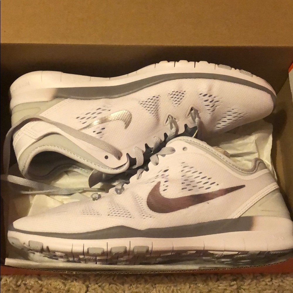 NEW never been worn women’s Nike’s